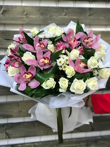 Букет цветов из: Розы и Хризантемы в Чехове