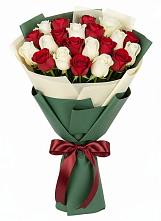 Микс из красных и белых роз в Чехове Букет Микс из красных и белых роз в Чехове