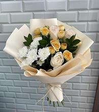 Букет цветочный вальс в Чехове Букет цветов из:  Розы и Хризантемы в Чехове