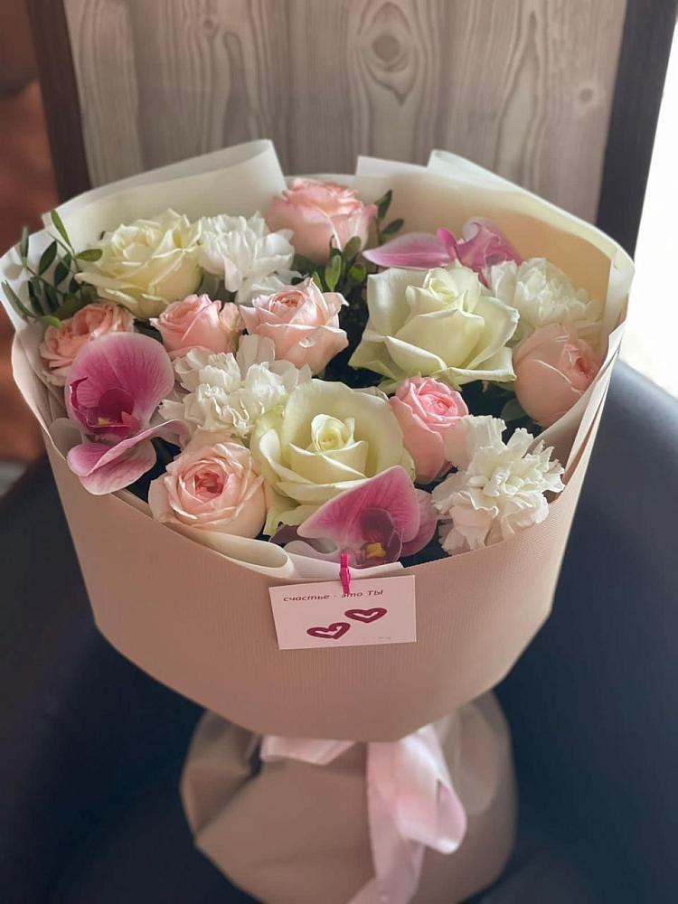 Букет ноктюрн в Чехове Букет цветов из: Орхидеи, Розы и Гвоздики в Чехове