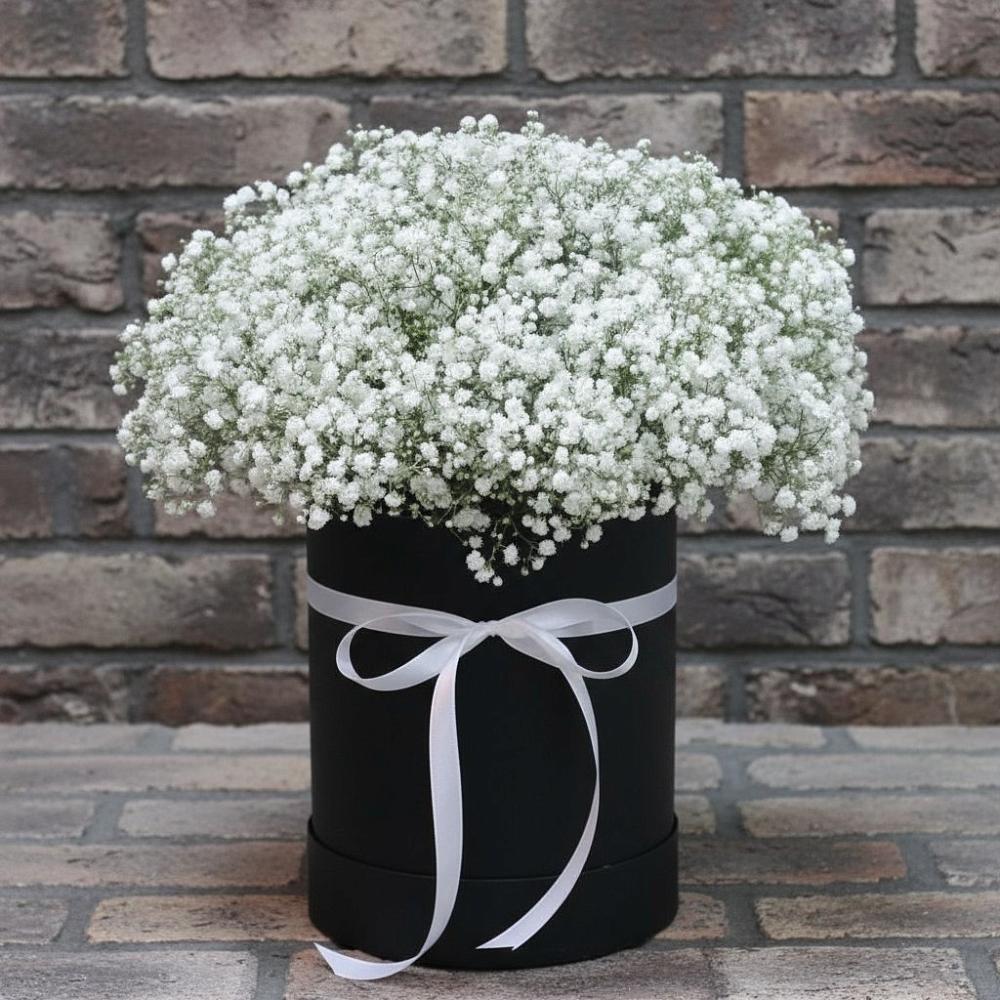 Композиция коробка гипсофил в Чехове Цветочная композиция из Гипсофила в шляпной коробке в Чехове