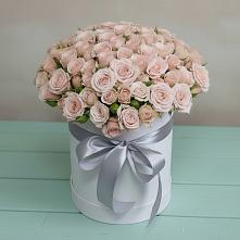 Композиция утонченная красота в Чехове Цветочная композиция из Розы в шляпной коробке в Чехове