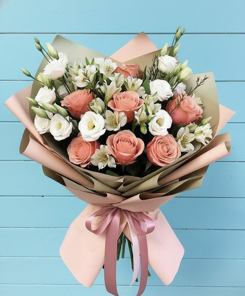 Букет олимп в Чехове Букет цветов из: Розы, Альстромерии и Лизиантусы в Чехове