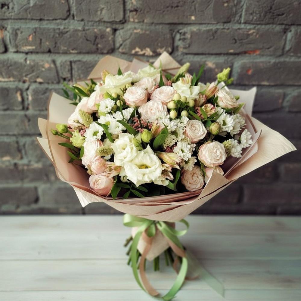 Букет нежное ассорти в Чехове Букет цветов из: Альстромерии, Розы и Хризантемы в Чехове