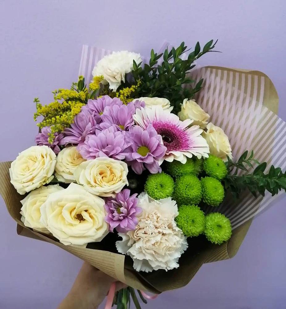 Букет магия в Чехове Букет цветов из: Хризантемы, Розы, Гвоздики и Герберы в Чехове